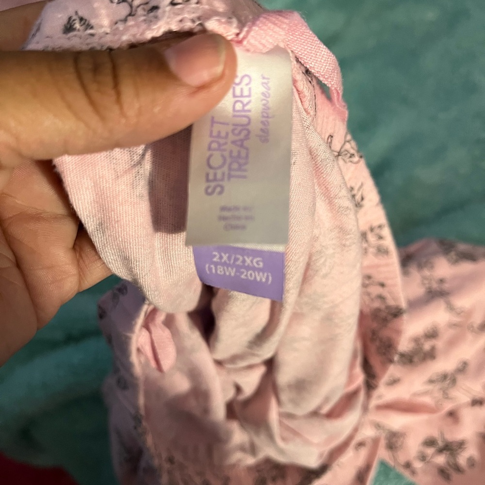 Secret Treasures Blush Floral Loungewear - Picture 2 of 2